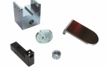Ensemble de pièces traitées : Zingage Blanc - Oxydation Anodique Couleur Noire - Passivation